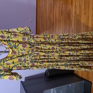 Spring floral dress in beautiful yellow bust size 42 inches approx